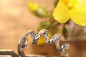 Bague WHIRL or gris et diamants