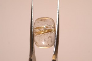 CABOCHON-QUARTZ-RUTILE